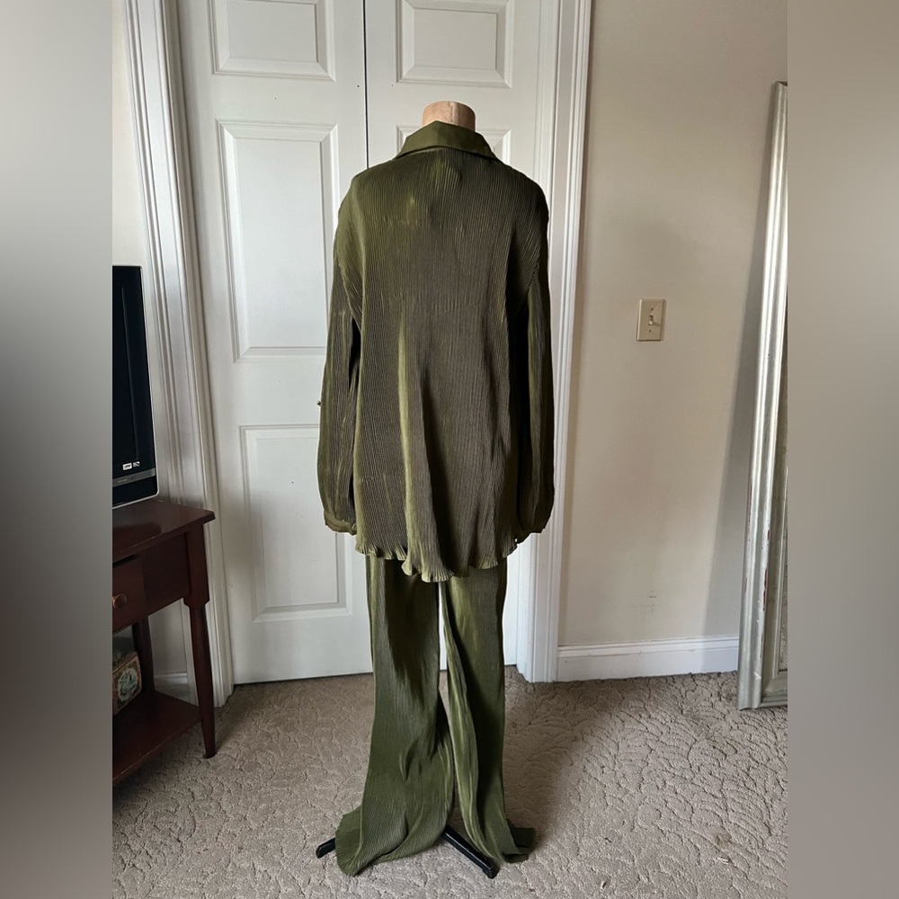 Tall Olive Green Plisse Set (Shirt and Pants) - Picture 2 of 5